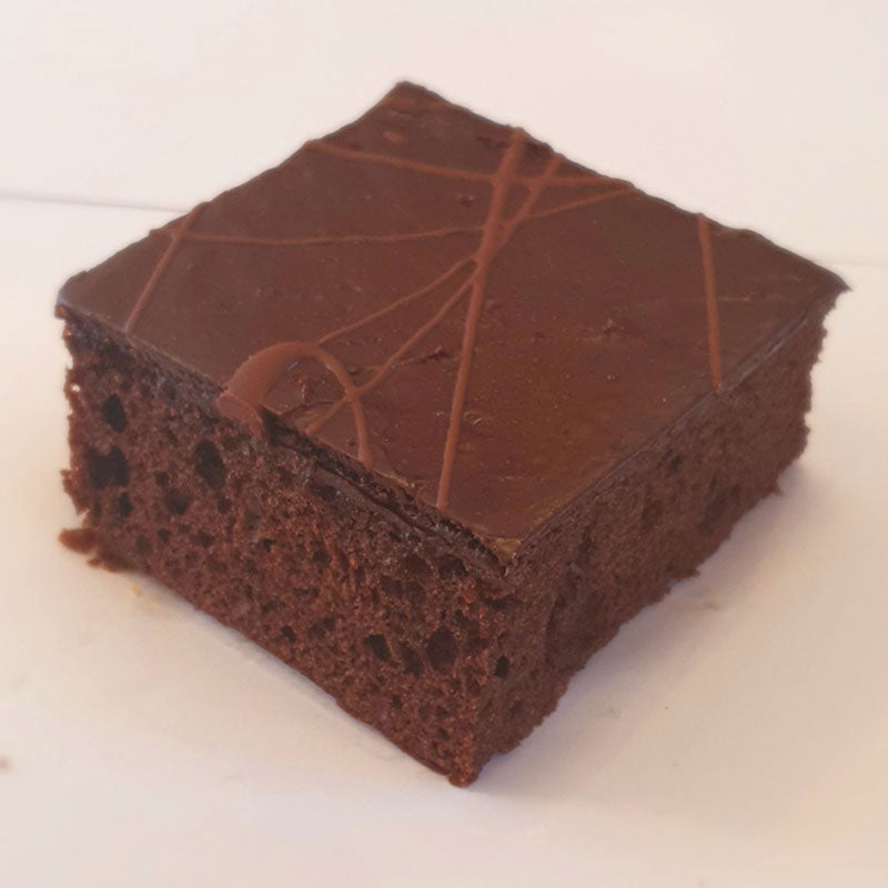 Hunts Bakery Chocolate Sponge with fugde Style Chocolate