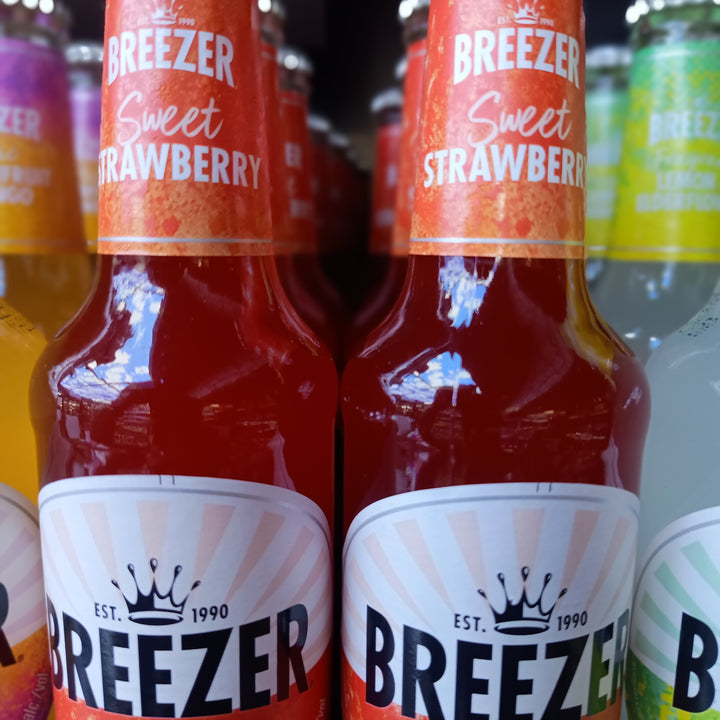 BACARDI BREEZER MIXERS 275ML BOTTLES(ALCOHOLIC MIXERS,AMERICAN MIXERS) - Sweet Strawberry